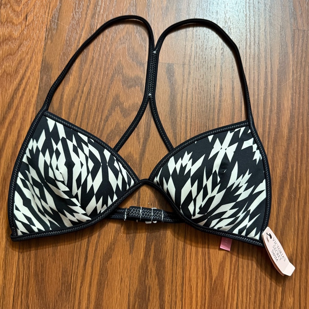 Victoria's Secret Swimsuit Top - Medium - NWT